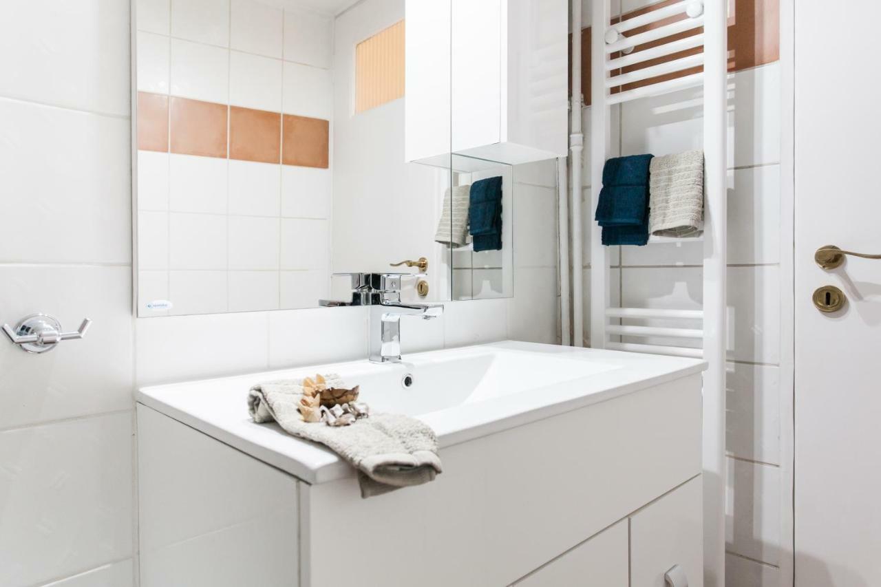 Classy And Stylish Private Apartment At Acropolis Museum Metro Station Атина Екстериор снимка
